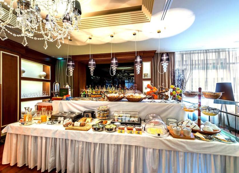 Buffet Photo
