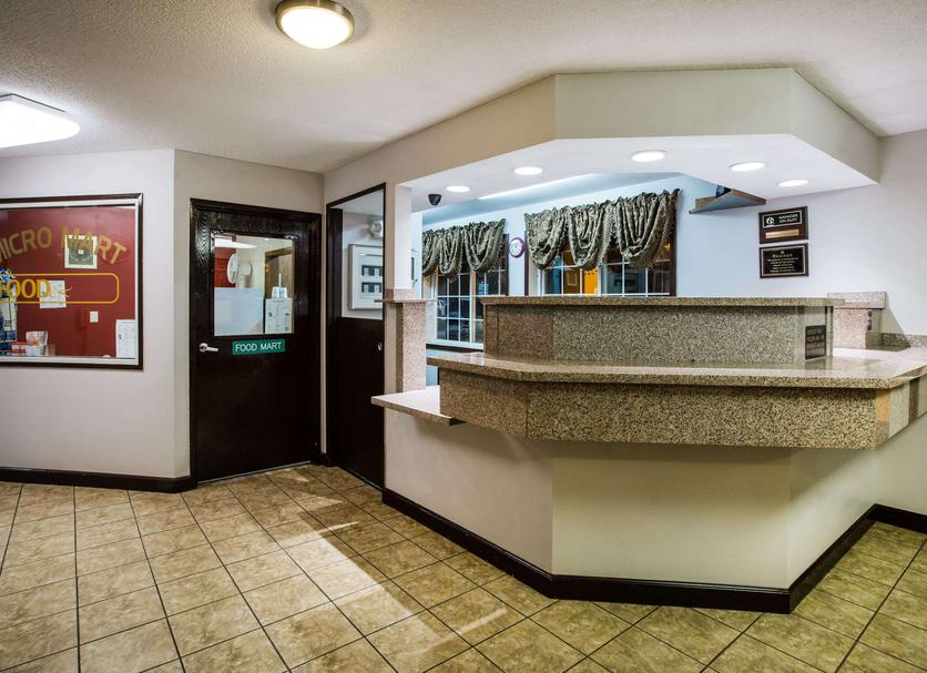 Front desk Photo