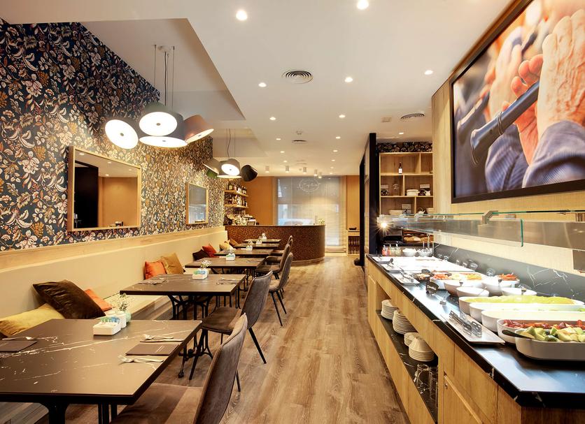 Restaurant Photo