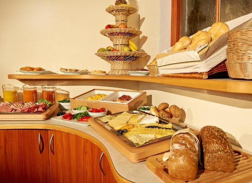 Buffet Photo