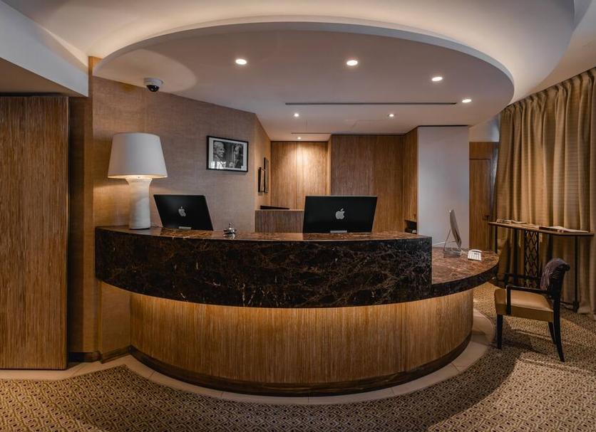 Front desk Photo