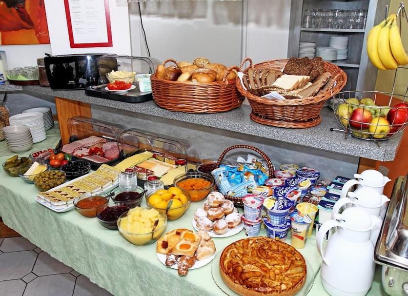 Buffet Photo