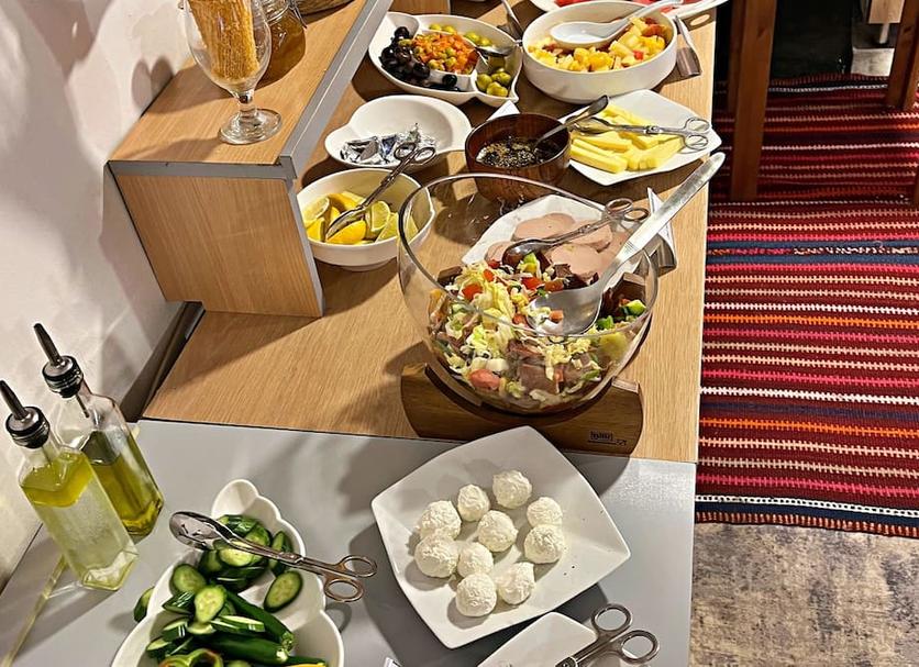 Buffet Photo