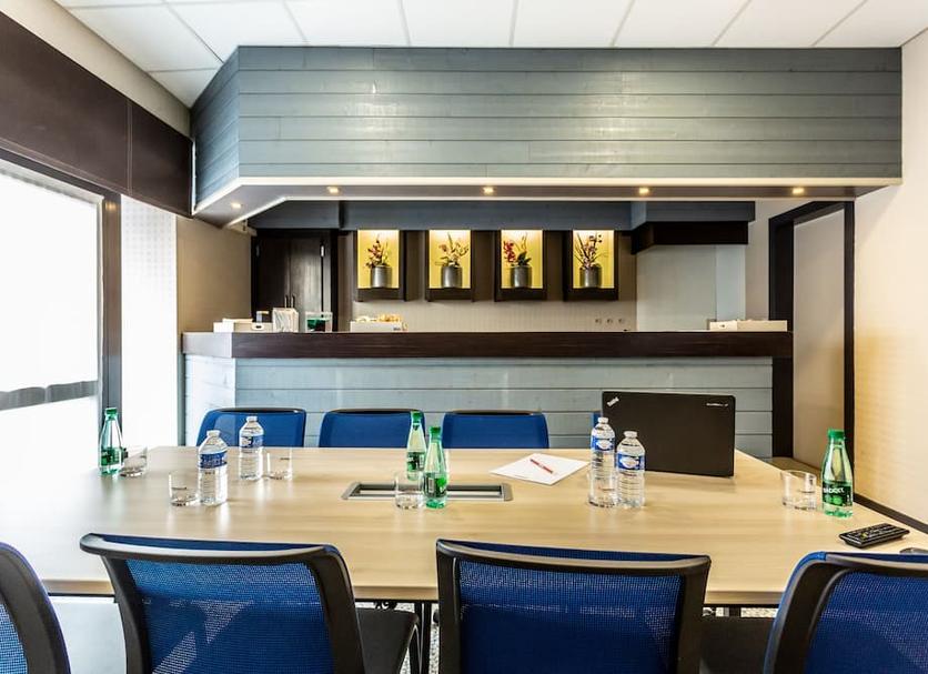 Conference room Photo