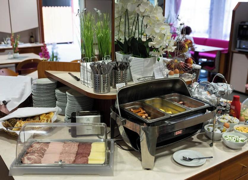 Buffet Photo