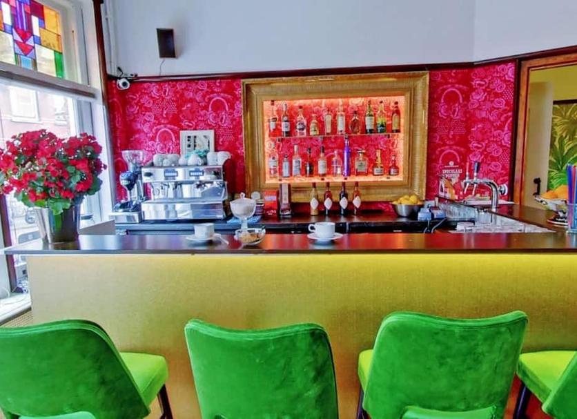 Bar Photo