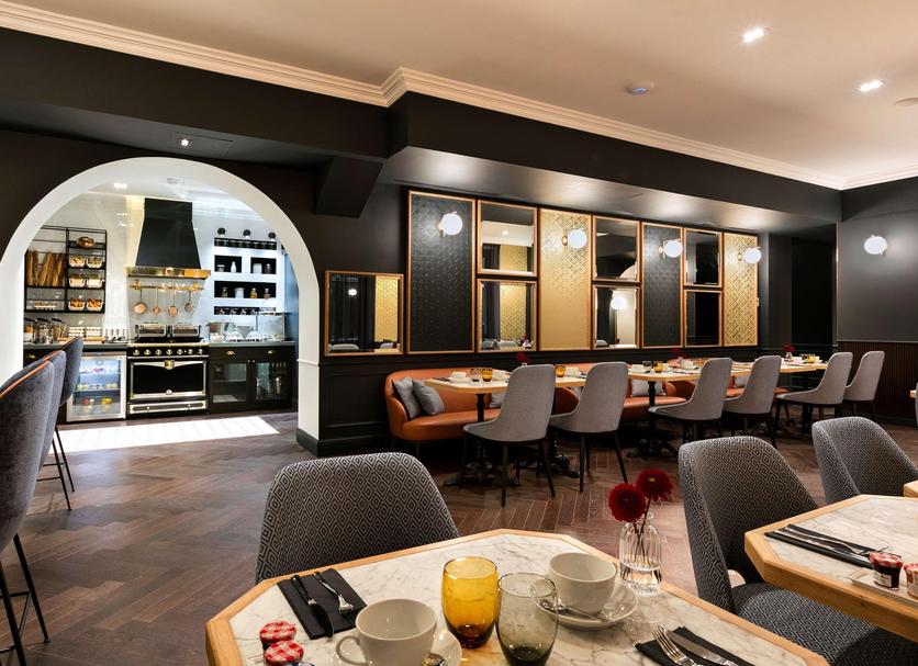 Restaurant Photo