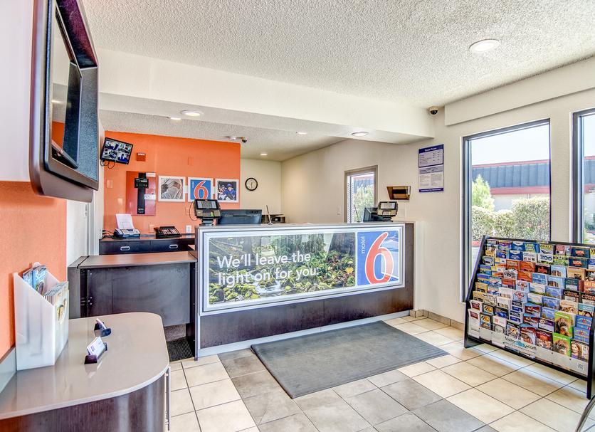 Front desk Photo