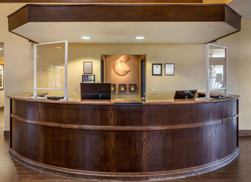 Front desk Photo