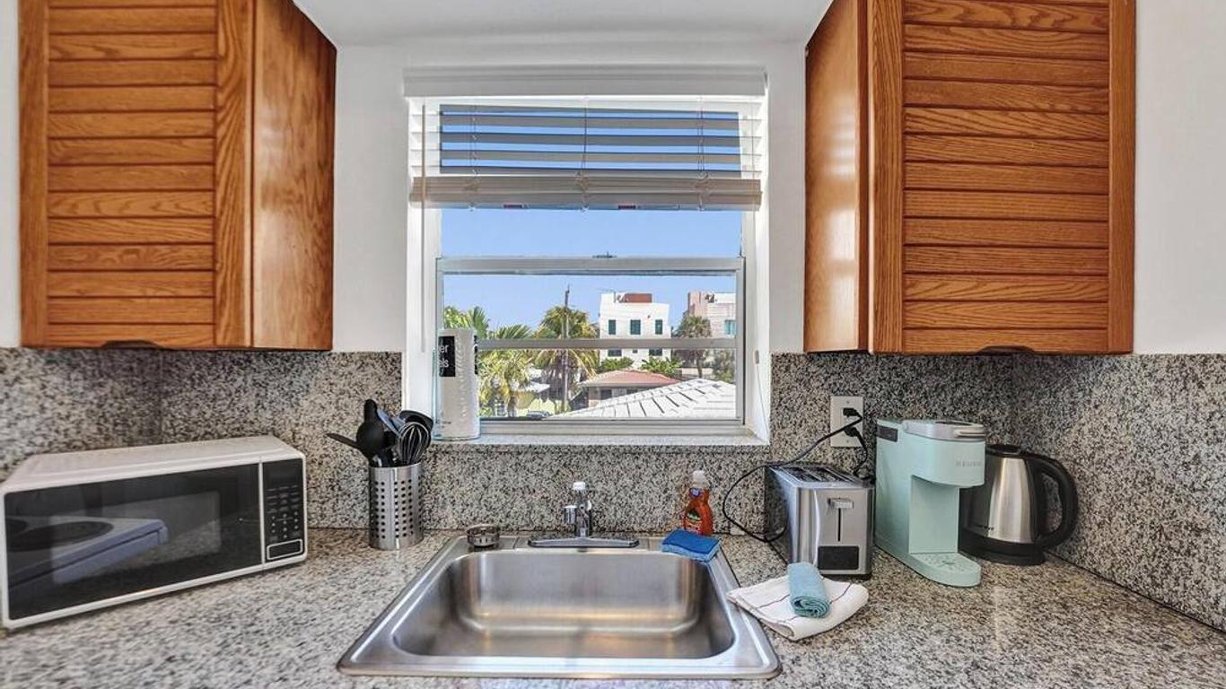 Waves On Desoto Rental Unit With Pool
