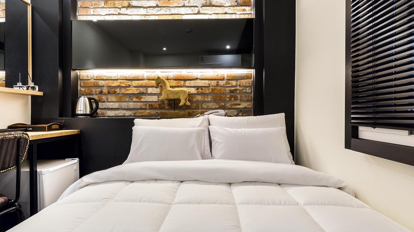 Shinchon Hotel Ludi