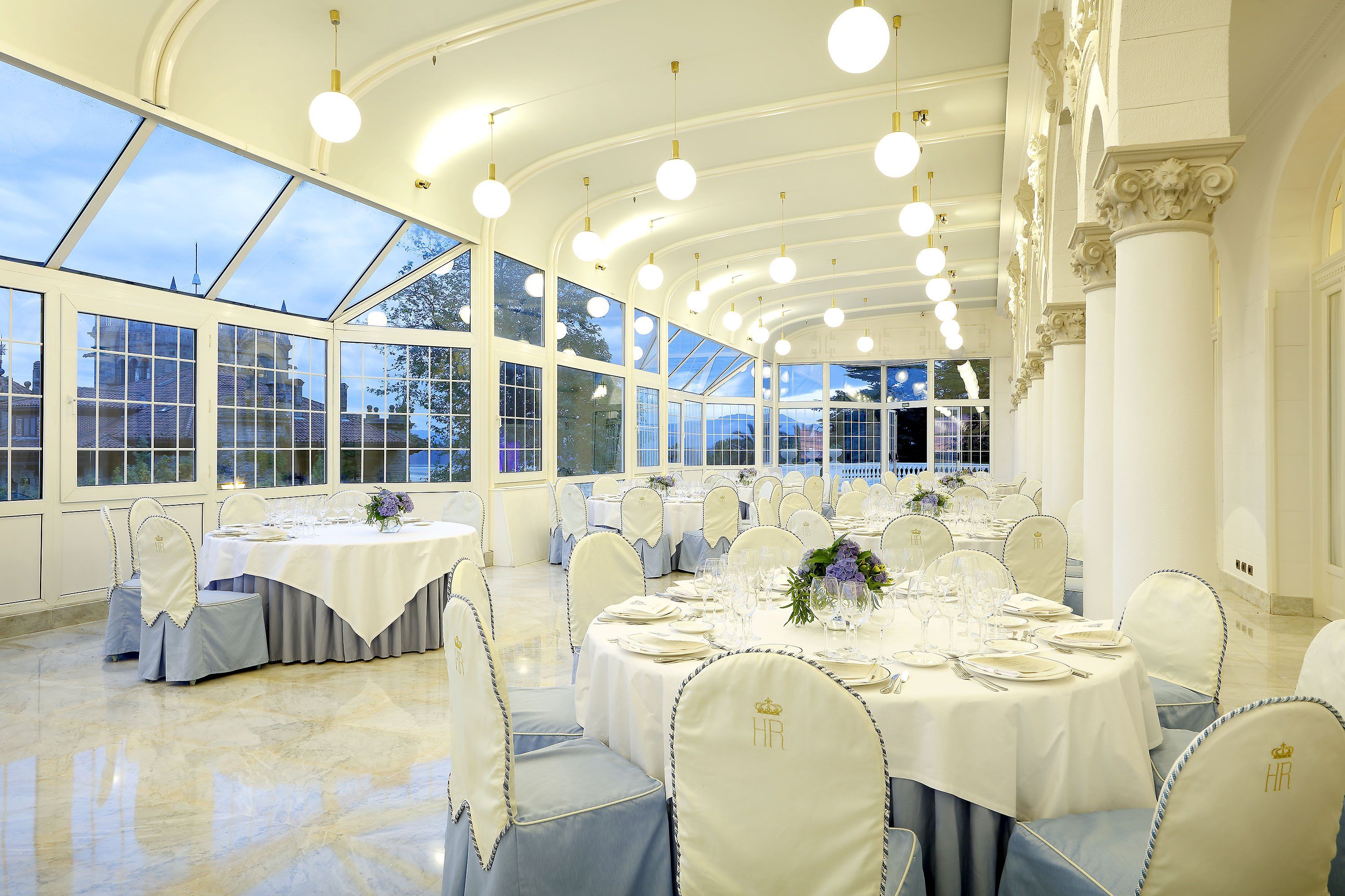 Banquet hall