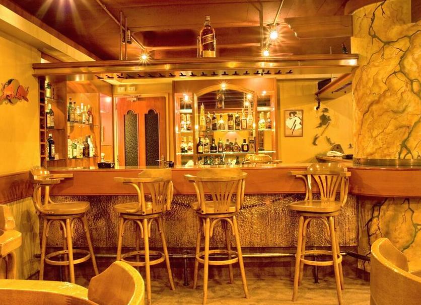 Bar Photo