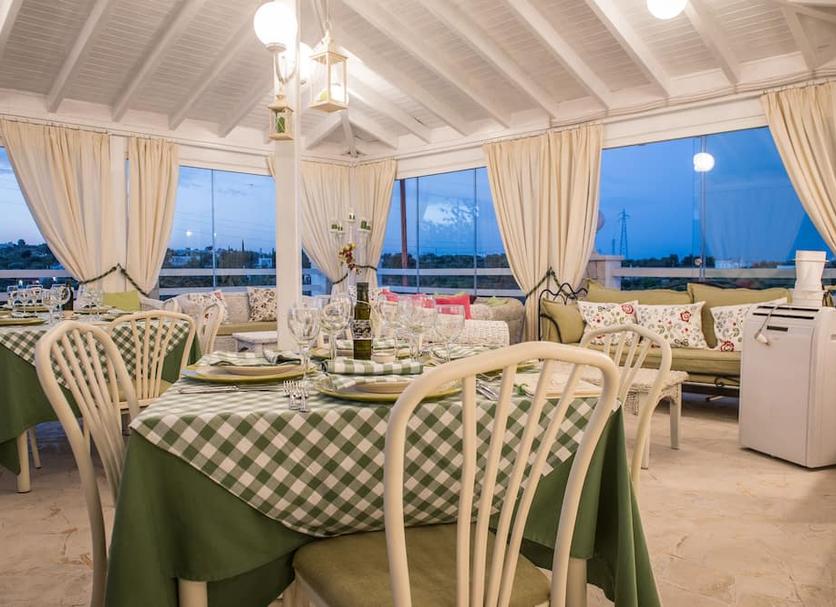 Dining room Photo