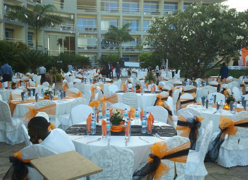 Banquet hall Photo