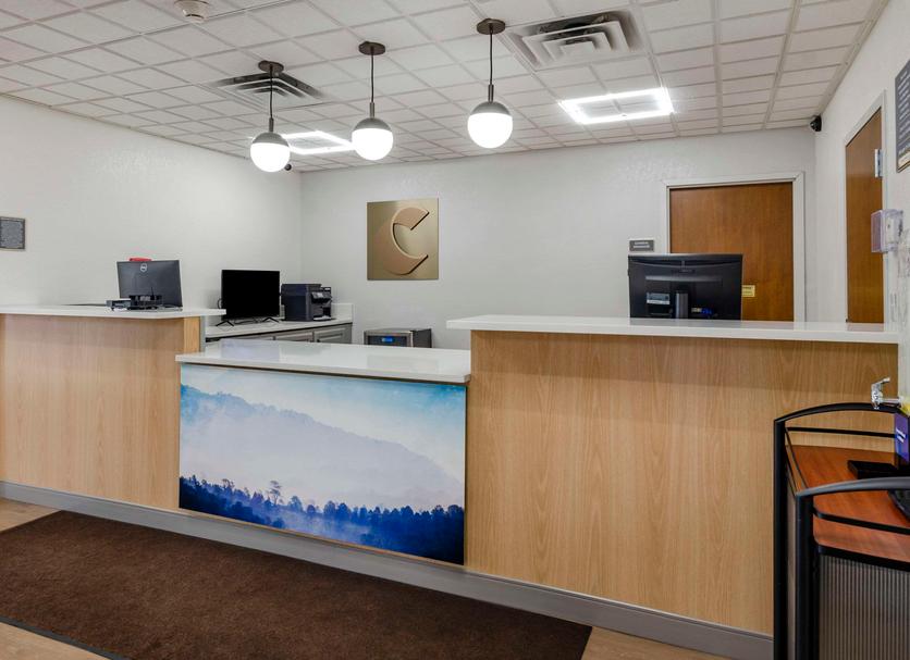 Front desk Photo