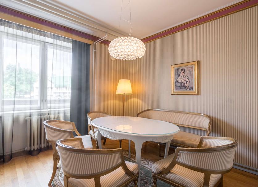 Dining room Photo
