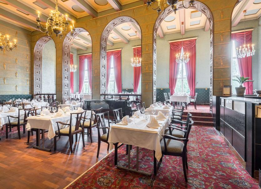 Restaurant Photo