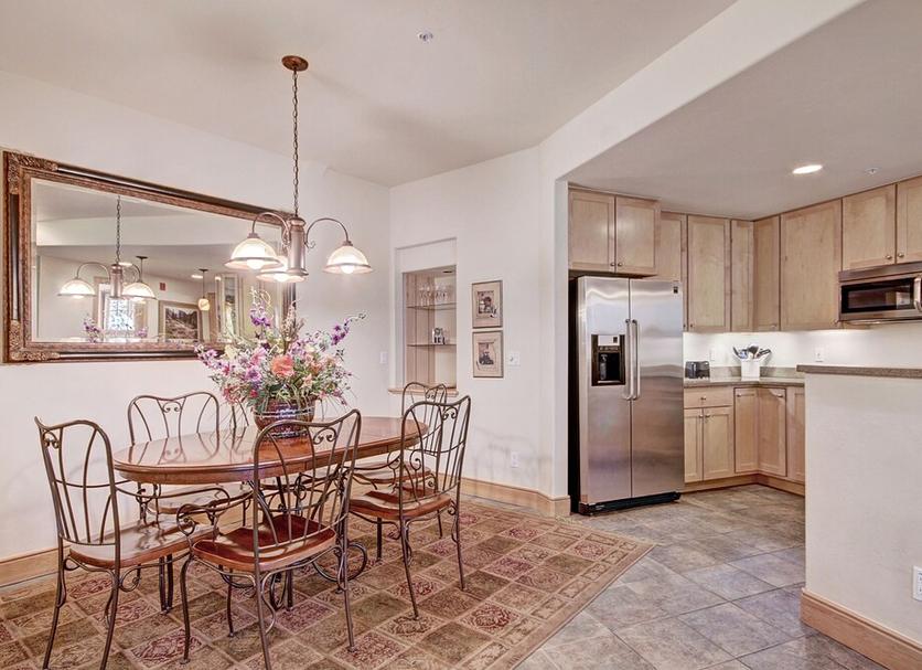 Dining room Photo
