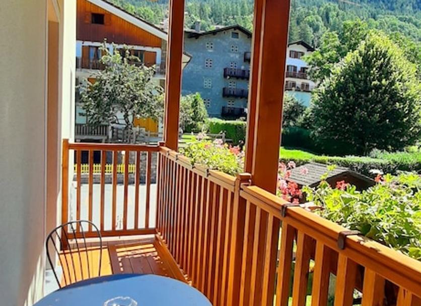 Balcony Photo