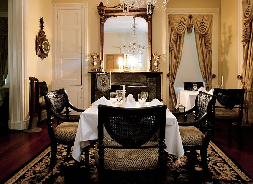 Dining room Photo