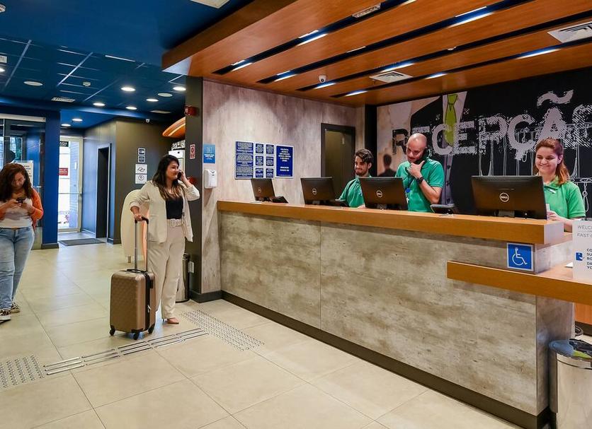 Front desk Photo