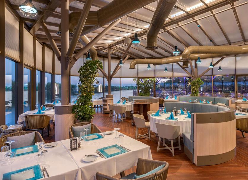 Restaurant Photo