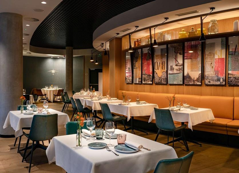 Restaurant Photo