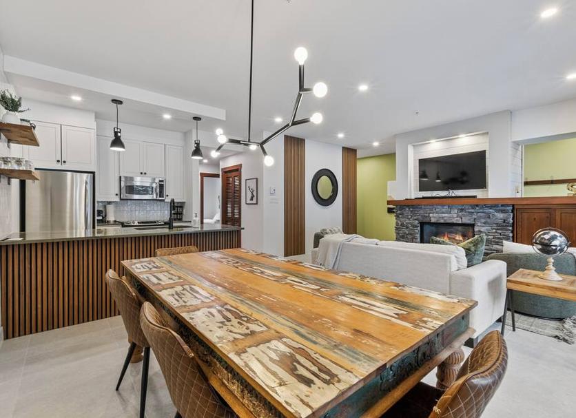 Dining room Photo