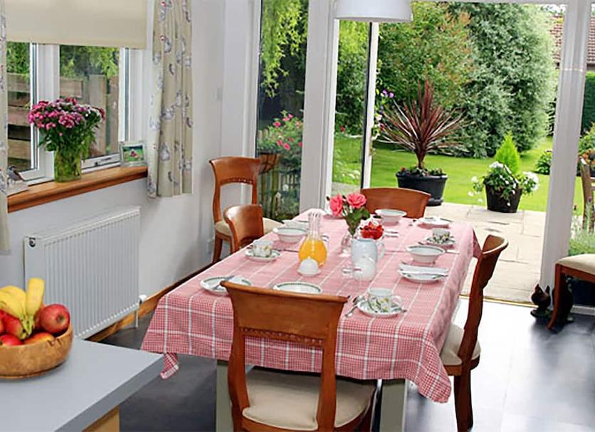 Dining room Photo