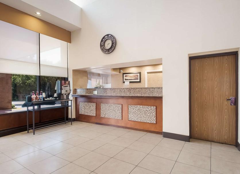 Front desk Photo