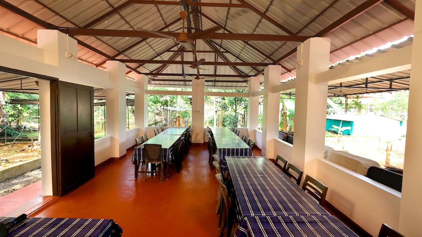 Illikkalam Lakeside Cottages