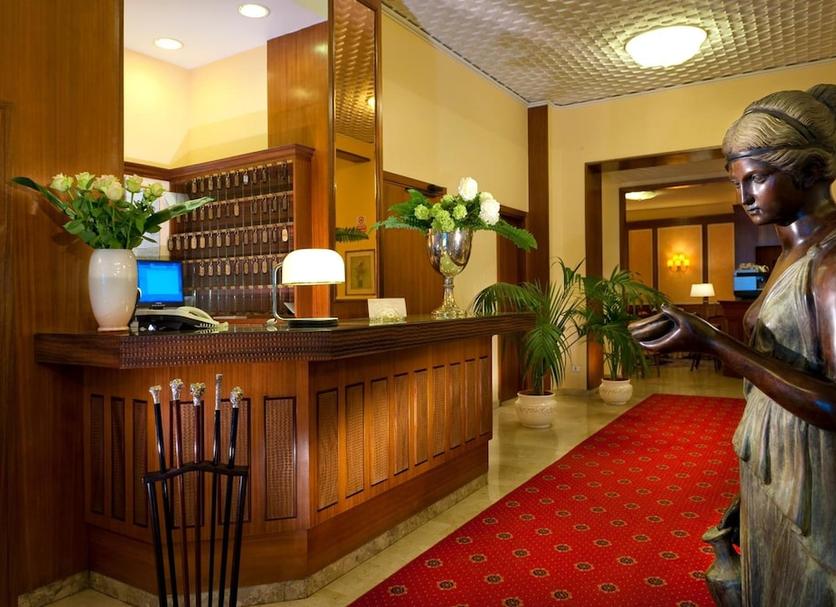 Front desk Photo