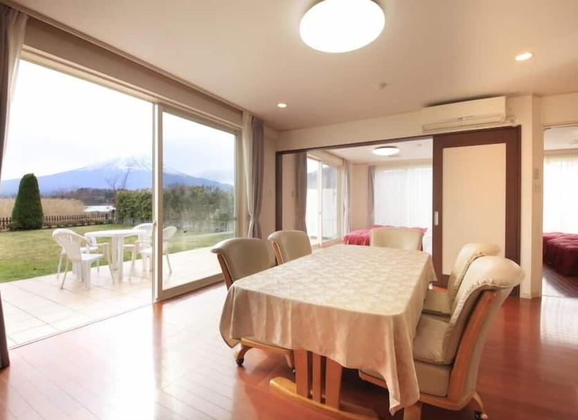 Dining room Photo