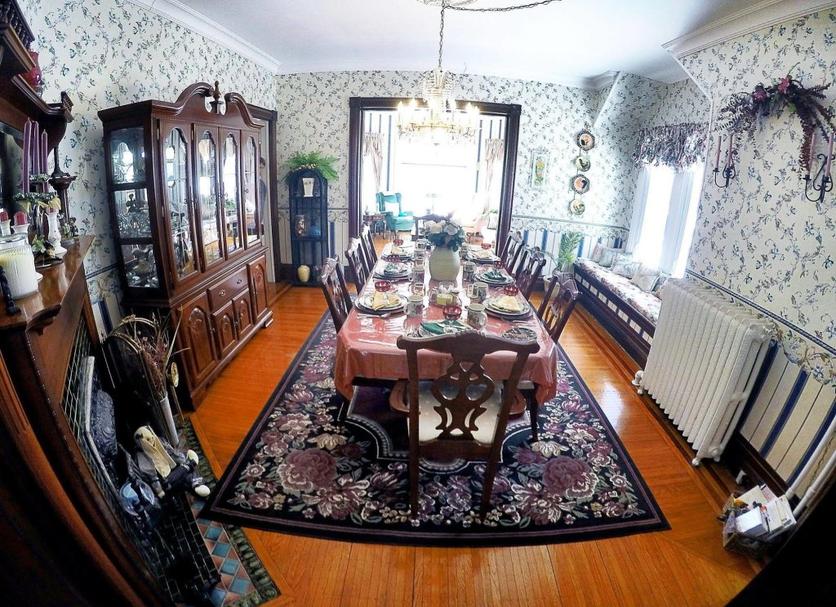 Dining room Photo