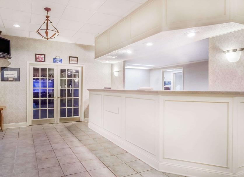 Front desk Photo