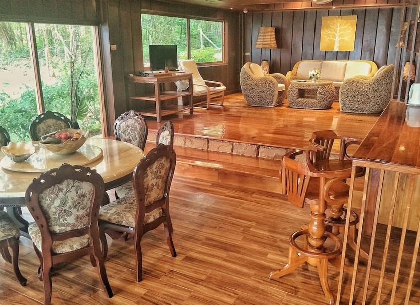 Dining room Photo