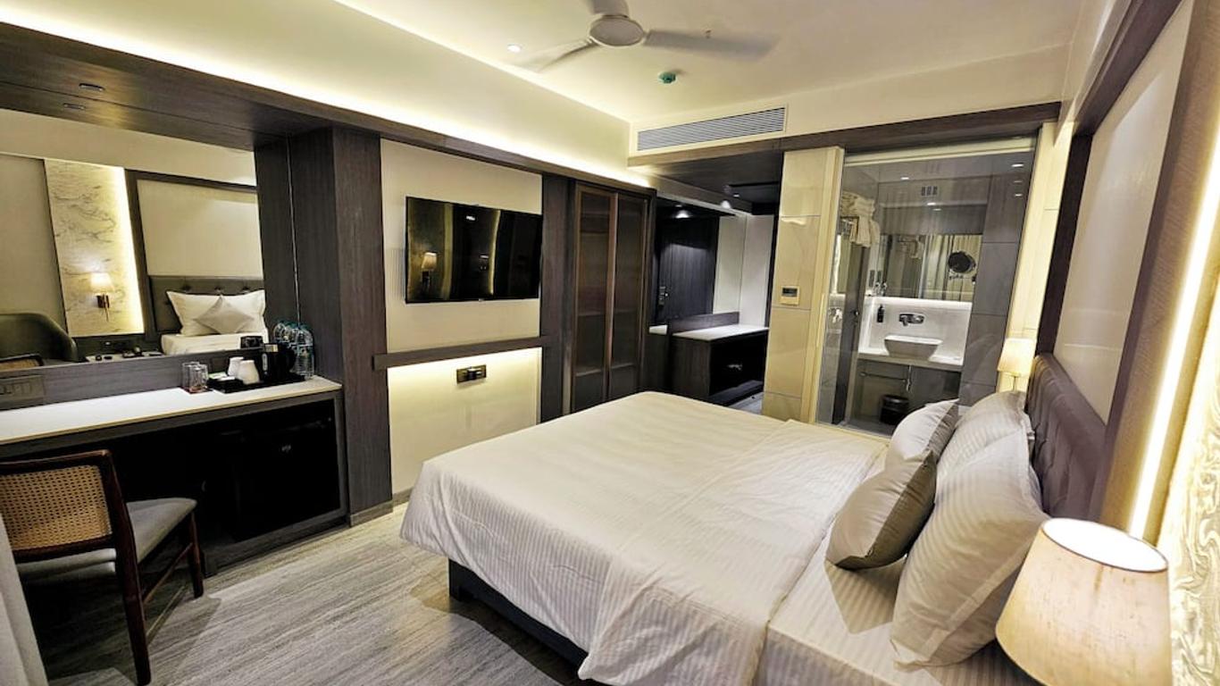 Hotel Golden Nest Thane