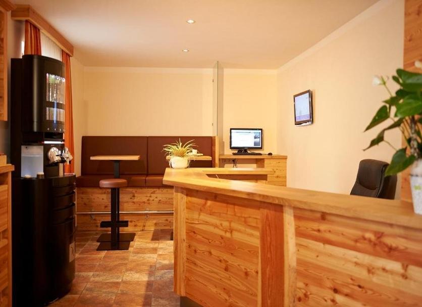 Front desk Photo