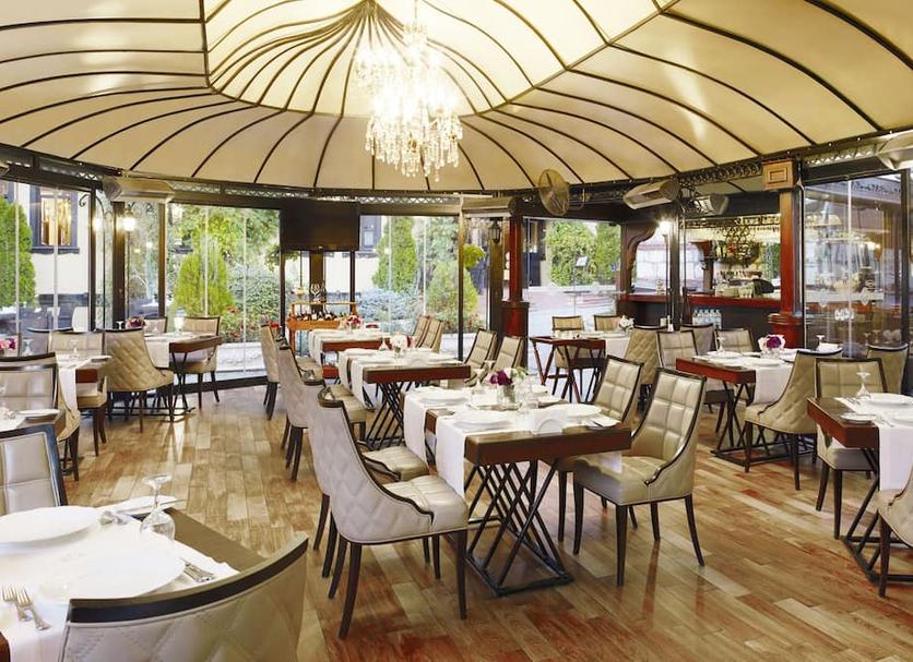 Restaurant Photo