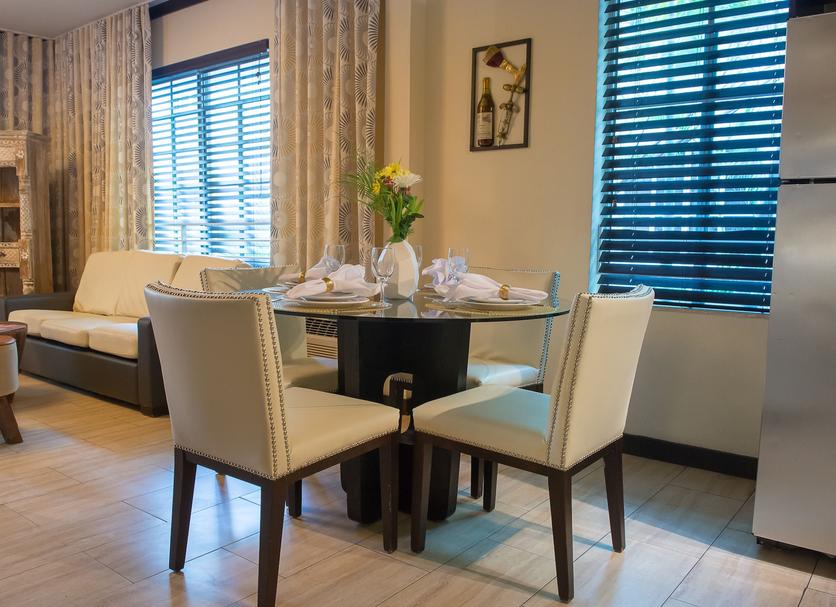 Dining room Photo