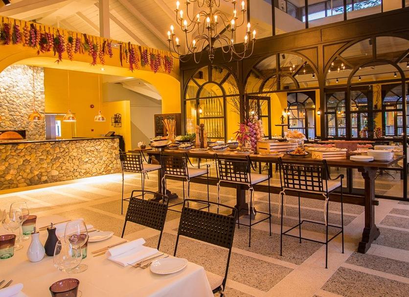 Restaurant Photo