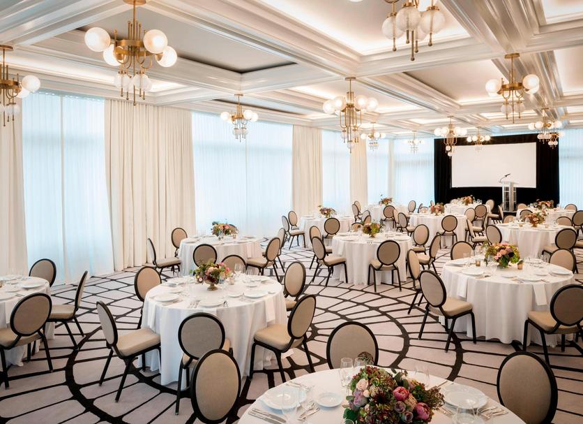 Banquet hall Photo