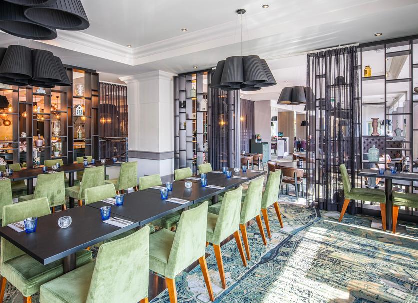 Restaurant Photo