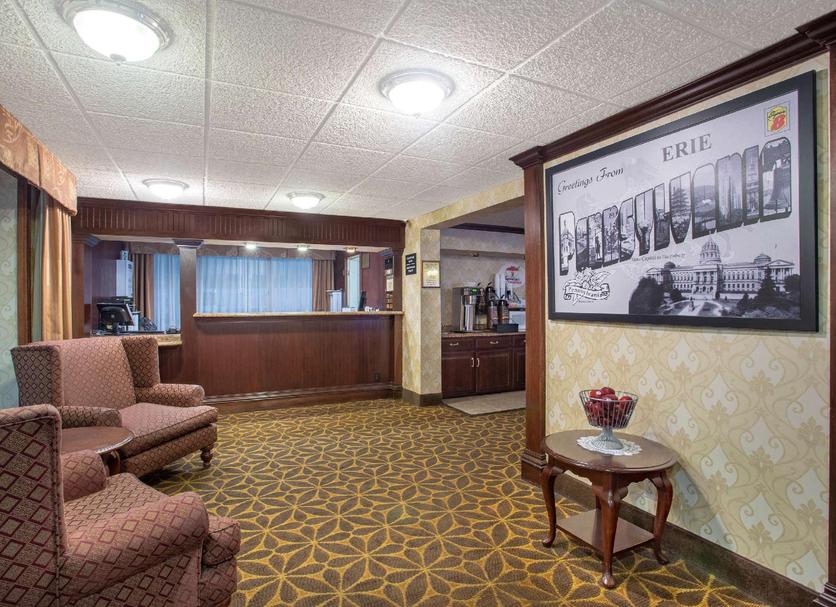 Front desk Photo