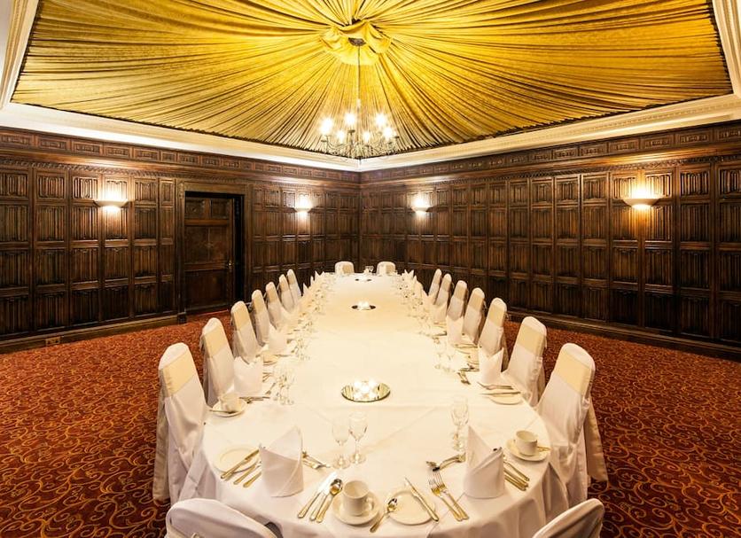 Banquet hall Photo