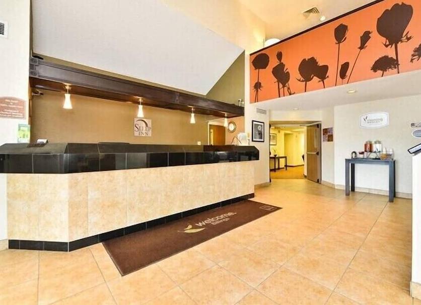 Front desk Photo