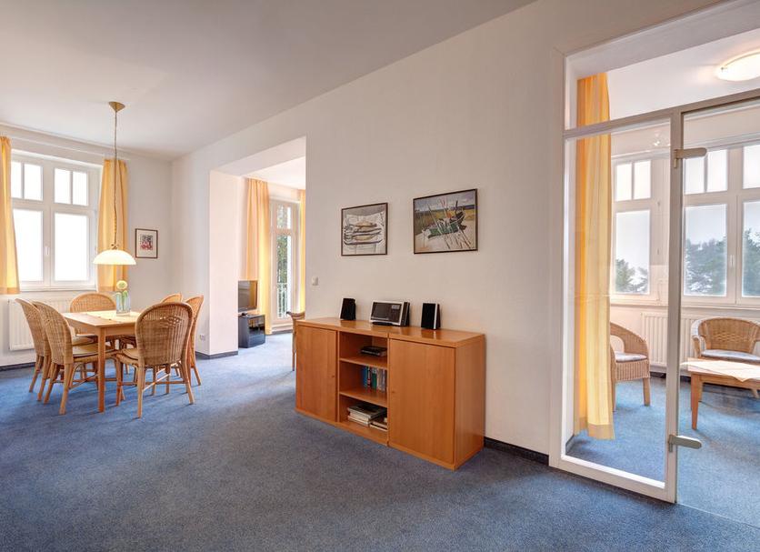 Dining room Photo