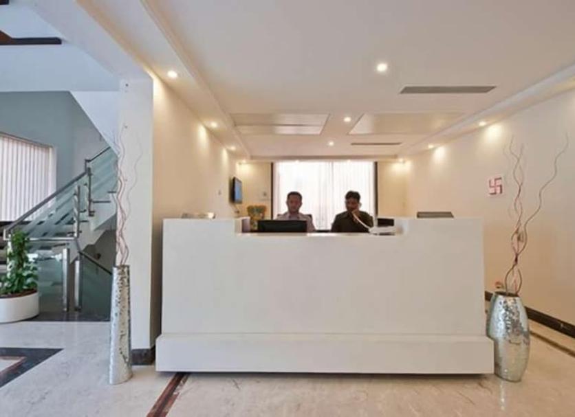 Front desk Photo