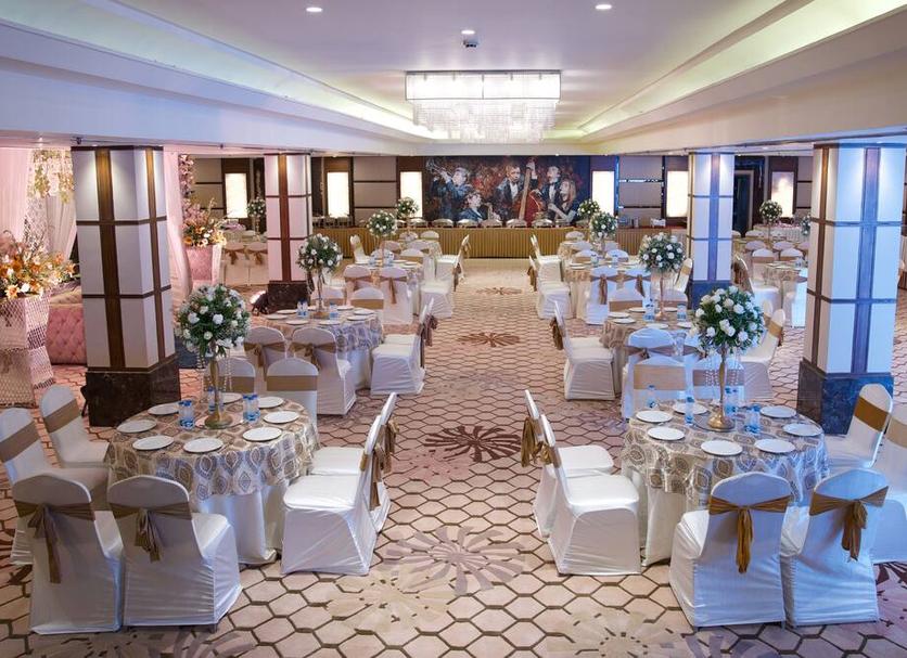 Banquet hall Photo